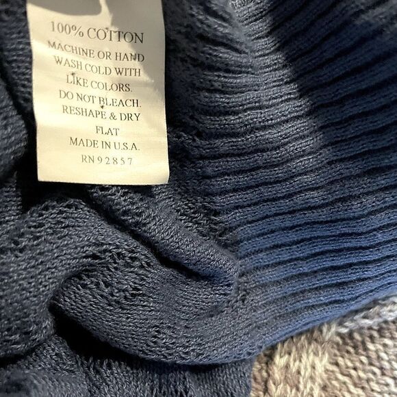 New! Absolutely Creative Worldwide Blue Sleeveless Cardigan. Size Large. - Picture 4 of 4